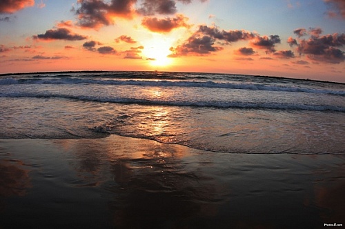 soft_sea_waves_at_sunset_sjpg7533